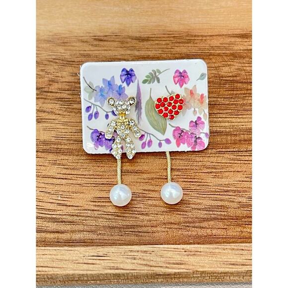 Gold Heart Bear Earrings - Picture 1 of 3